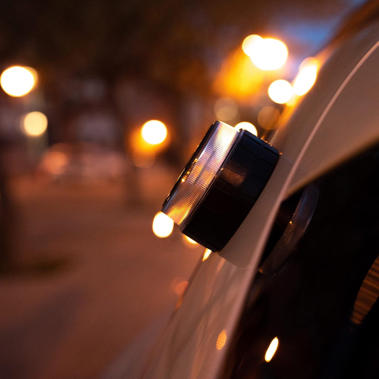 CONTACT Luz De Emergencia V16 Para Coche Y Moto Homologada Por DGT. Baliza De Señalización Luminosa Autónoma En Carretera. Reemplaza a Triángulos De Emergencia. Modelo LCFL02.